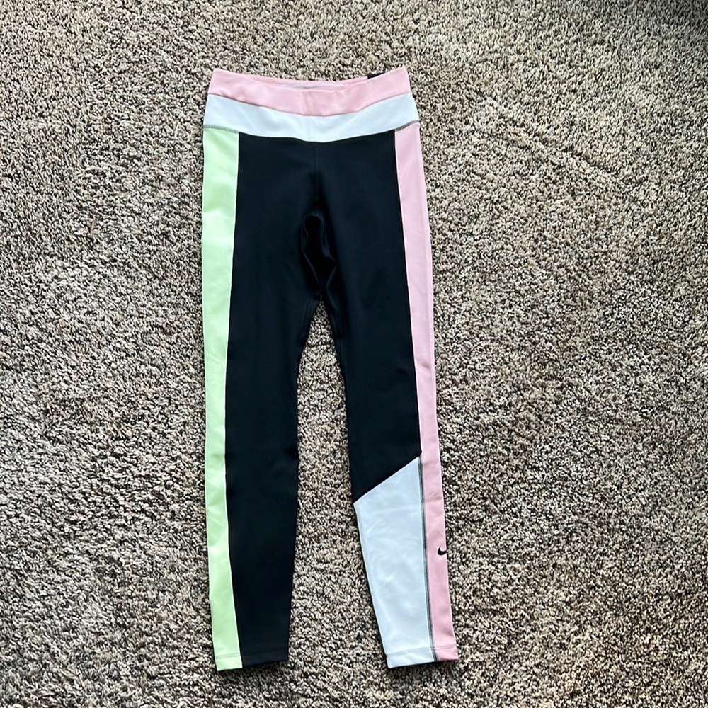 Nike Training Pants, Mid Rise, Tight Fit, 7/8 Length, Size S